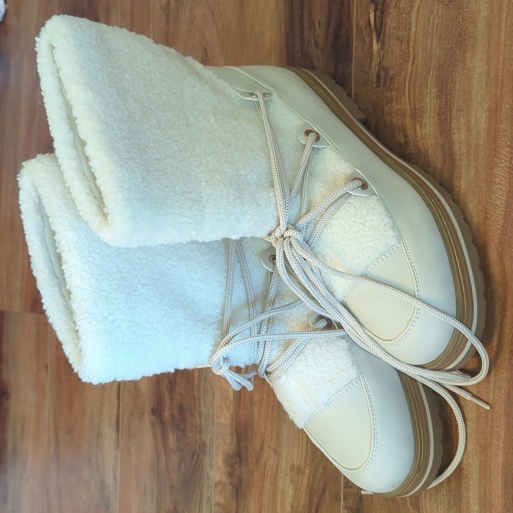 NEW Portland Faux Fur Boots Size 9.5